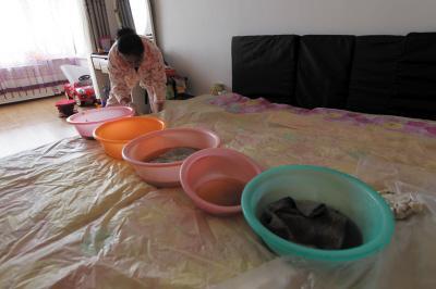 池州楼上漏水，住户失联，小区没物管，业主维权难！律师来支招……